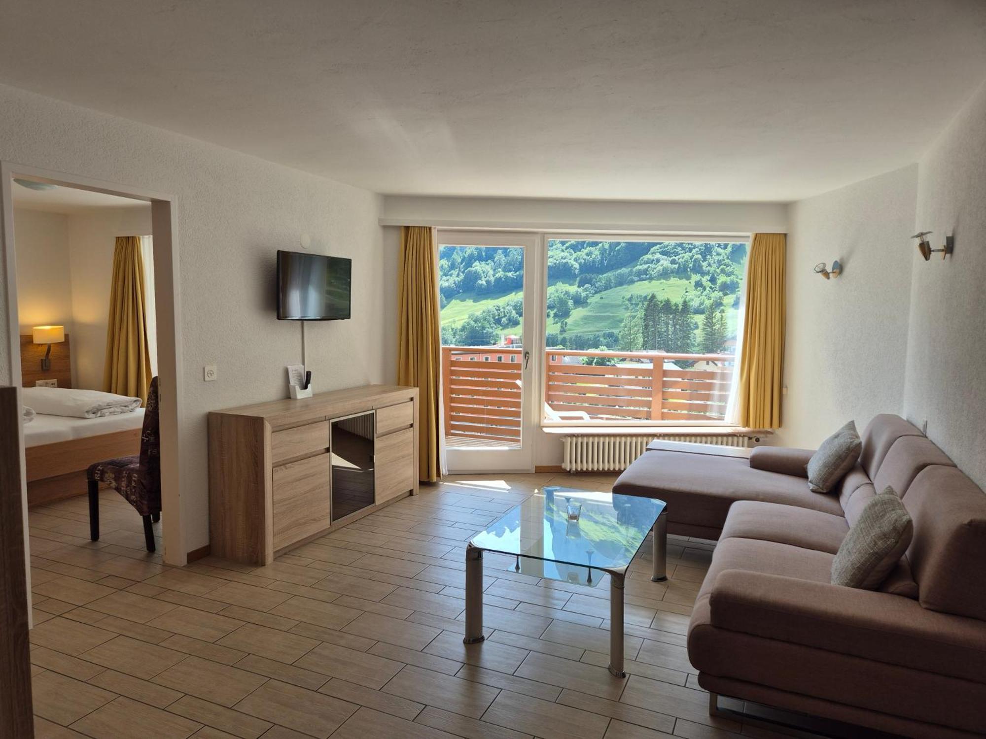 Dala & Hotel 3*